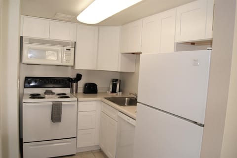 235 Fully Furnished 1BR Suite-Outdoor Pool Condominio in Tempe