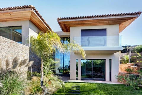 Property building, Facade/entrance, Garden