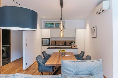 Dining area, kitchen