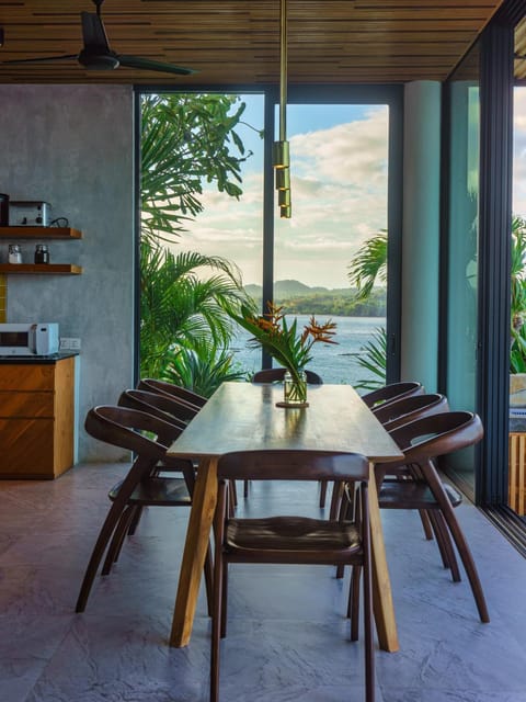 Dining area, kitchen