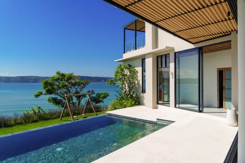 Balcony/Terrace, Pool view, Sea view, Swimming pool