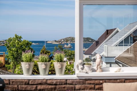 Large and cozy accommodation on Donsö with ocean view House in Gothenburg