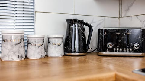 Coffee/tea facilities, Kitchen or kitchenette, toaster