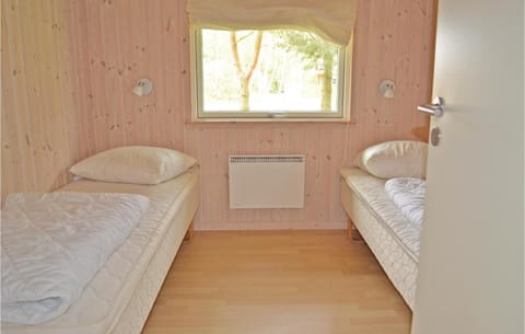 4 Bedroom Stunning Home In Vggerlse House in Væggerløse