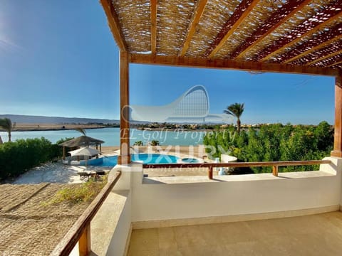 Balcony/Terrace, Pool view, Sea view