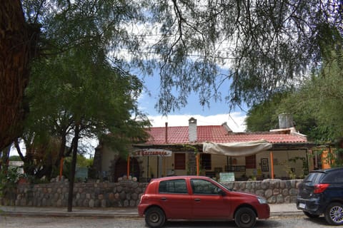 Property building, Day, Neighbourhood, Street view, Parking