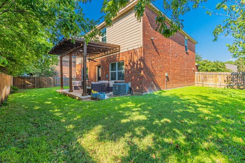 Property building, Natural landscape, Garden view