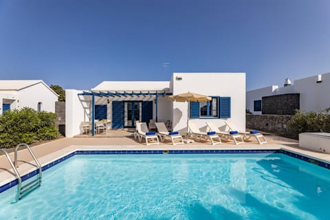 Lanzarote Villas The Mot Holidays Villa in Playa Blanca