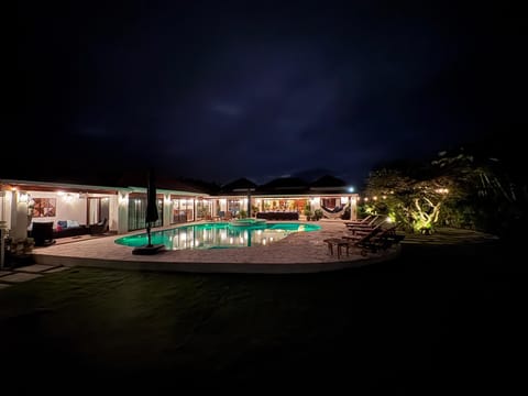 Night, Pool view