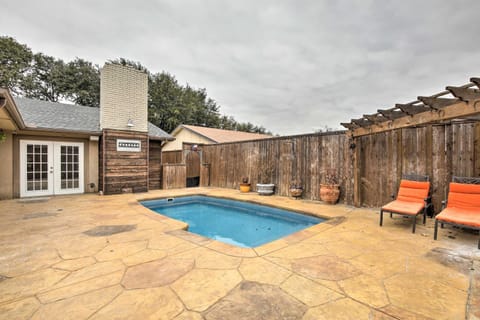 Private Pool and Game Room Family Home in Garland! House in Richardson