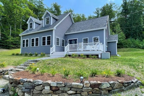 Belmont Home with Mtn View, 9 Mi to Gunstock Resort Maison in Belmont