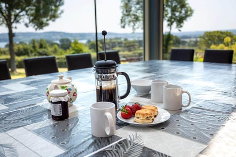 Day, Natural landscape, Garden, View (from property/room), Dining area, Lake view