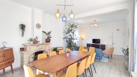 Living room, Dining area