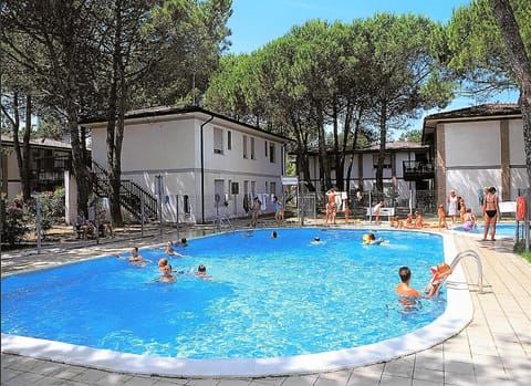 Balcony/Terrace, Swimming pool