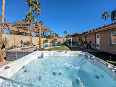 Scottsdale Designer Oasis - Private Pool & Insta Getaway Villa in Scottsdale
