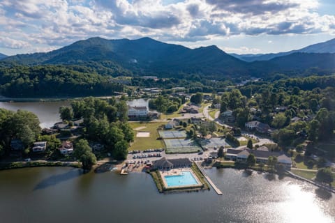 Dream Come Blue House in Lake Junaluska