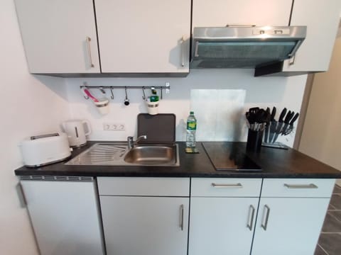 Coffee/tea facilities, Kitchen or kitchenette