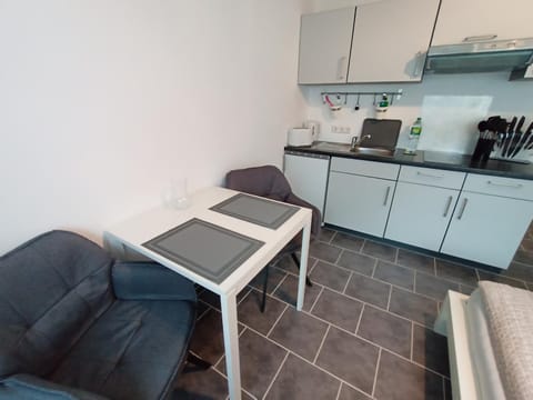 Kitchen or kitchenette, Seating area