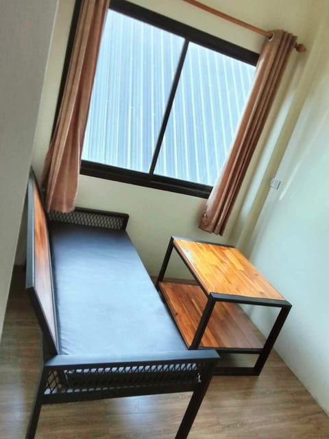 Photo of the whole room, Seating area