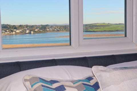 Townhouse, close to harbour with sea views House in Padstow