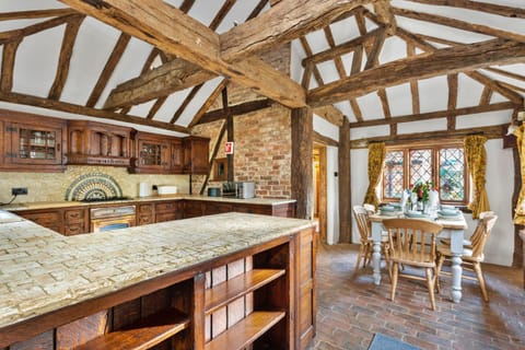 Dining area, kitchen