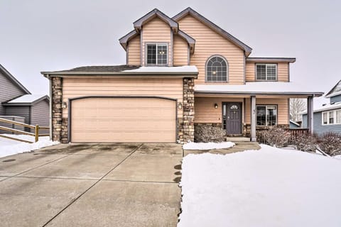 Idyllic Fort Collins Home about 5 Mi to Old Town! House in Fort Collins