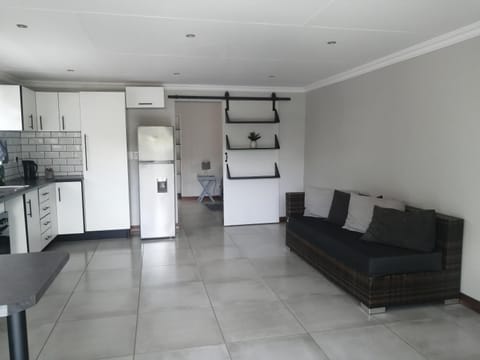 394OnEmus Bed and Breakfast in Pretoria