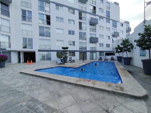 Céntrico y estiloso apartamento con Alberca, AC, Seguridad, Aparcamiento y Gym Wohnung in Guadalajara
