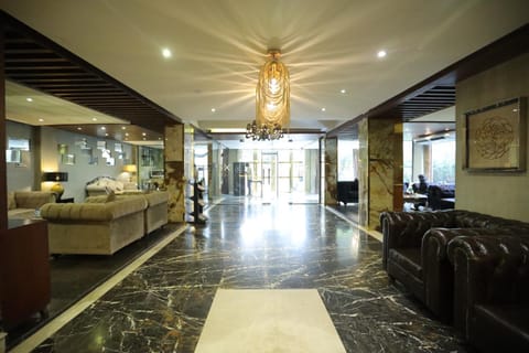 Facade/entrance, Lobby or reception, Lounge or bar