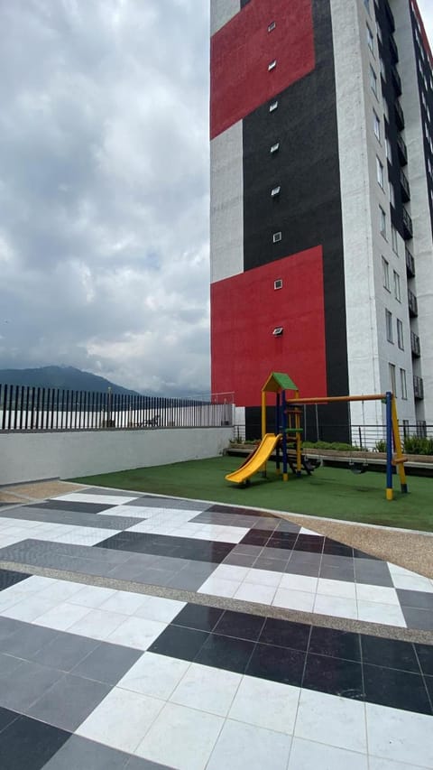 Martin hermoso lugar con vista a las montañas y piscina Apartment in Armenia