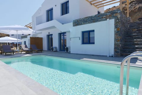 Live in Blue - Kea's Myriad Shades Villa in Kea-Kythnos