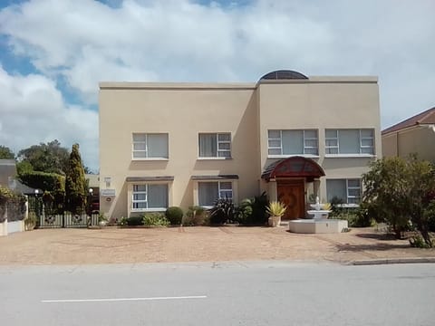 Access Guest House Bed and Breakfast in Port Elizabeth