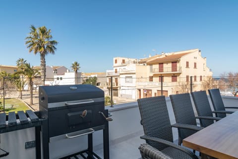 BBQ facilities, View (from property/room), Balcony/Terrace