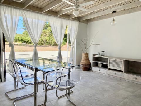 Modern 3Bed House in the heart of Swetes village Maison in Antigua and Barbuda