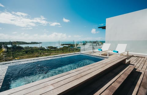 Pool view, Sea view