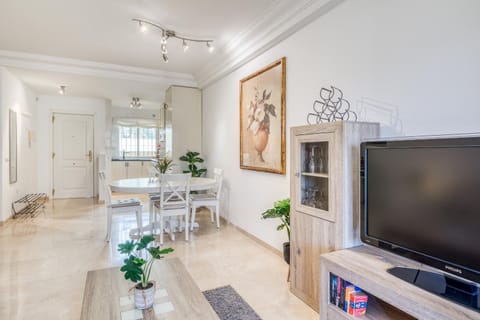 TV and multimedia, Living room, Dining area