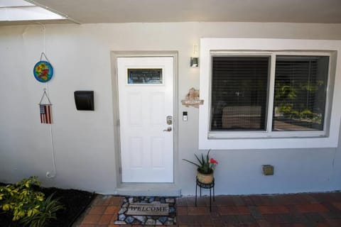 4BR Home, Hot Tub, Near Beach & Wilton Manors House in Oakland Park