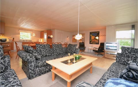 5 Bedroom Amazing Home In Vggerlse House in Væggerløse