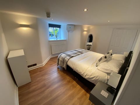 Westons Hideaway, 2 Bed, Free Parking, 6 mins walk to beach, Apartment in Weston-super-Mare