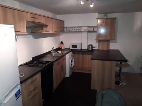 RentUnique Spinney SpaciousSuper Snug 1 bed home. Apartment in Crawley