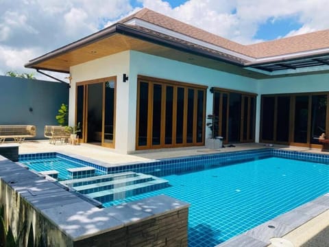 5 Bedroom Private Pool Villa Villa in Krabi Changwat