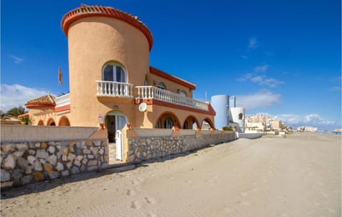 Beautiful Home In Cartagena With Outdoor Swimming Pool Casa in La Manga