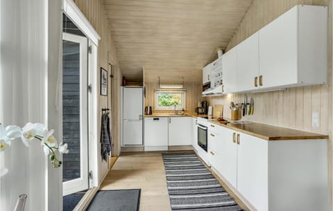 Lovely Home In Vggerlse With Kitchen Casa in Væggerløse