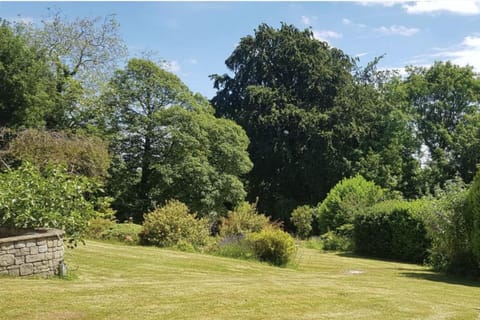 2 Bed Cottage - Sleeps 4 - Garden Pets Wifi House in Ashburton