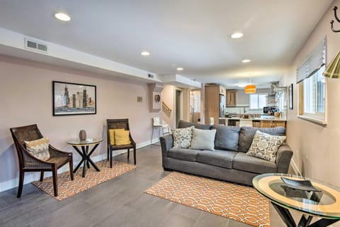 SW Denver Apt with Chefs Kitchen, 45 Min to Skiing! Condominio in Lakewood