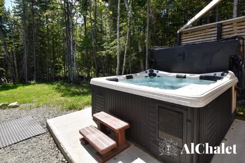 Cocotte d'hiver - Chalereux avec Foyer intérieur Chalet in Baie-Saint-Paul