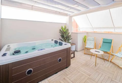 Hot Tub, Balcony/Terrace, Bath