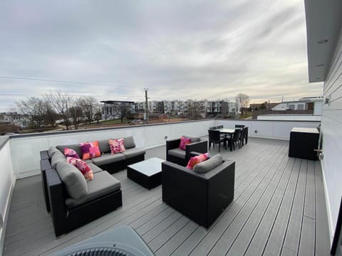 4 Connecting Condos - Sleeps 32 to 36 - Firepits - Garages - Rooftops decks - Great Views - Security Maison in The Gulch