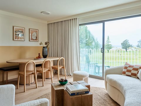 The Isla Hotel in Batemans Bay