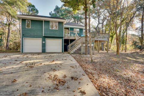 Southern Shores Family Retreat Mins to Beach! House in Southern Shores